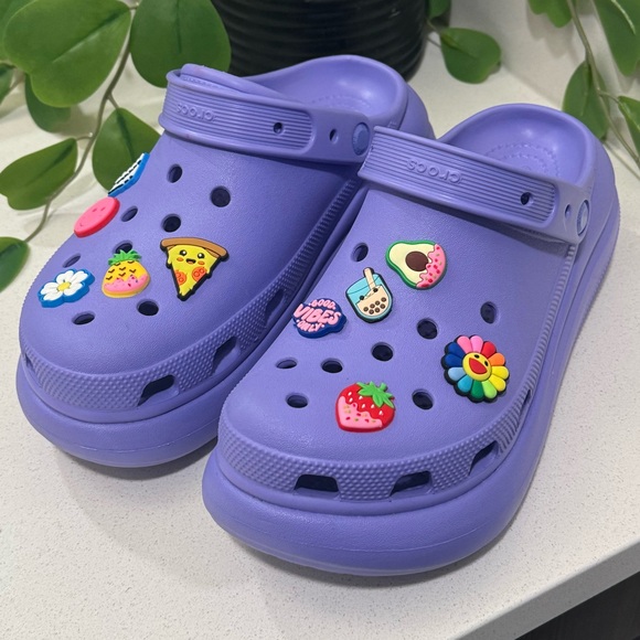 Crocs platform with charms - Picture 1 of 5